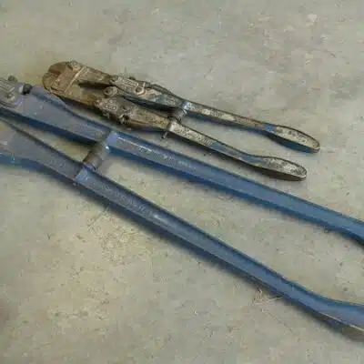 Bolt cutters