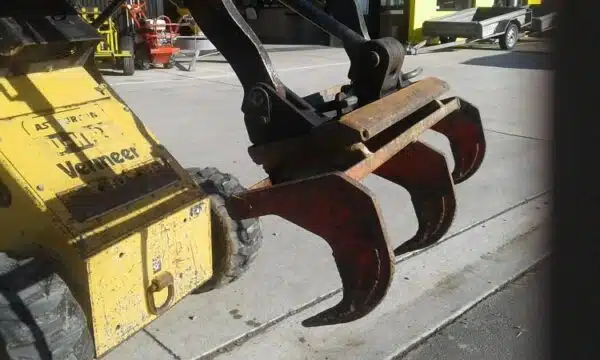 SKID STEER LOADER - Image 10
