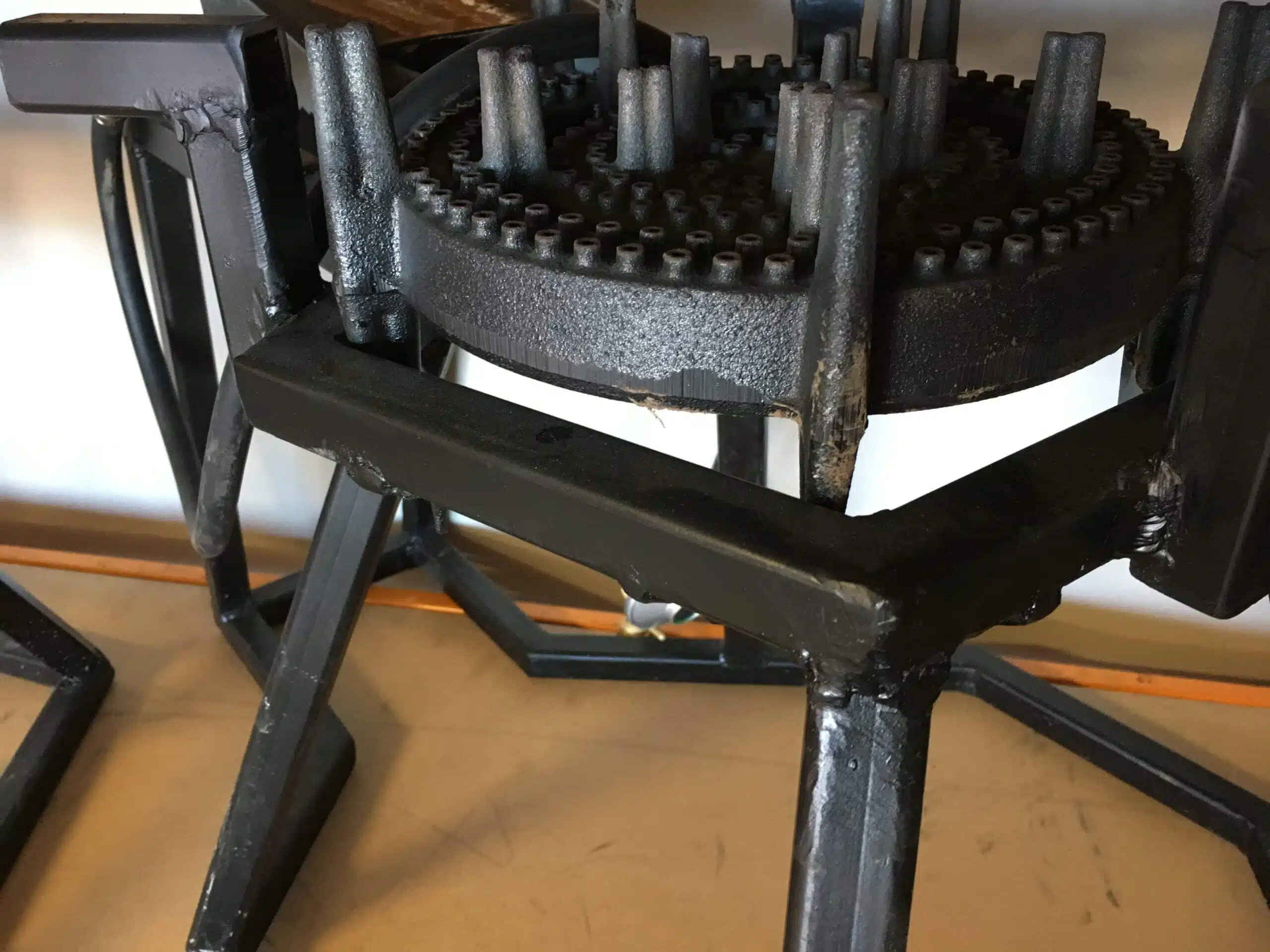 GAS COOKER ON STAND - Image 3