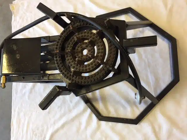 GAS COOKER ON STAND - Image 4